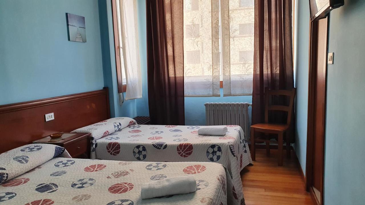 Pension Residencia Buenos Aires Виго Екстериор снимка
