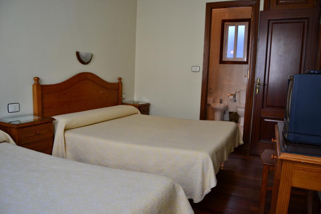 Pension Residencia Buenos Aires Виго Екстериор снимка