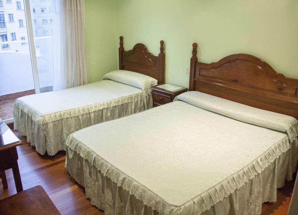 Pension Residencia Buenos Aires Виго Екстериор снимка